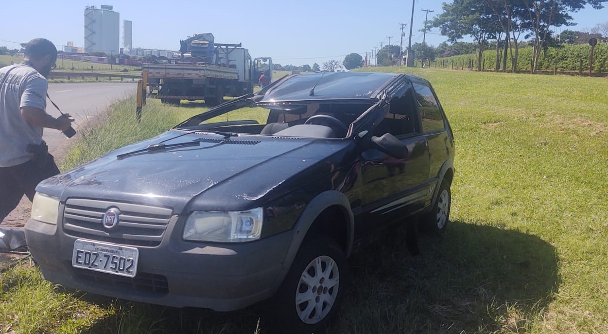 Foto 2 de 3 — Homem é preso após acidente em trevo de acesso à Araraquara